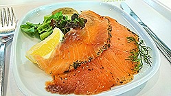 スモークサーモン30545162_s